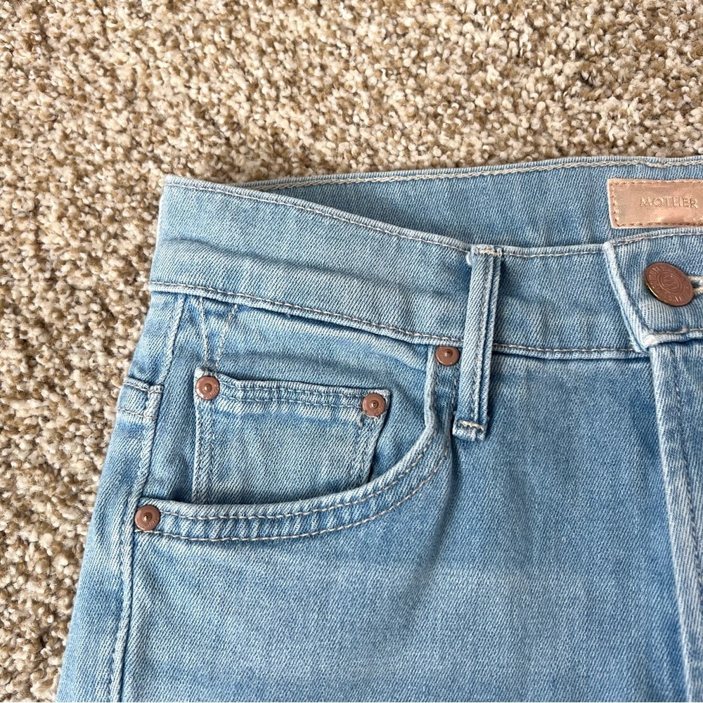 Mother The Insider Crop Step Fray in Hold my Hand Light Wash Size 26 - Picture 5 of 16